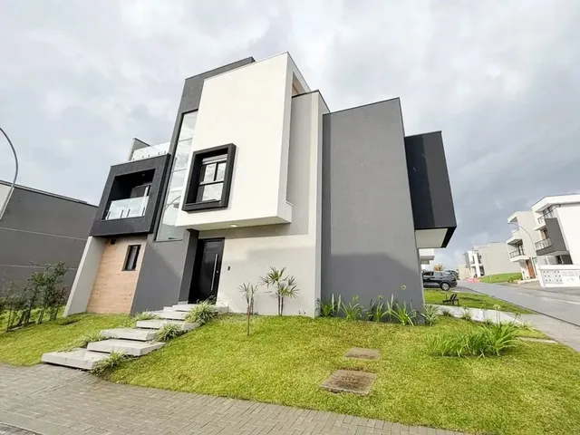 Casa com 243m² 3 quartos e 3 banheiros, à venda, no bairro Boa Vista em Curitiba