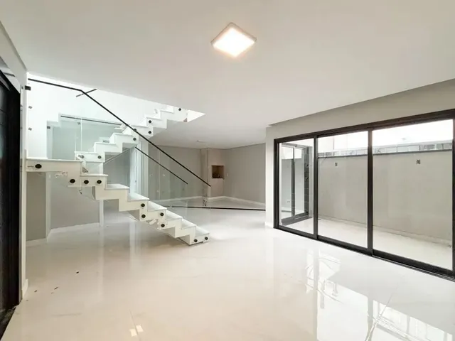 Casa com 243m² 3 quartos e 3 banheiros, à venda, no bairro Boa Vista em Curitiba