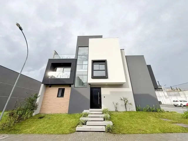 Casa com 243m² 3 quartos e 3 banheiros, à venda, no bairro Boa Vista em Curitiba