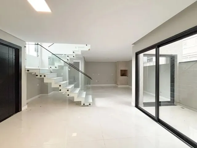 Casa com 243m² 3 quartos e 3 banheiros, à venda, no bairro Boa Vista em Curitiba