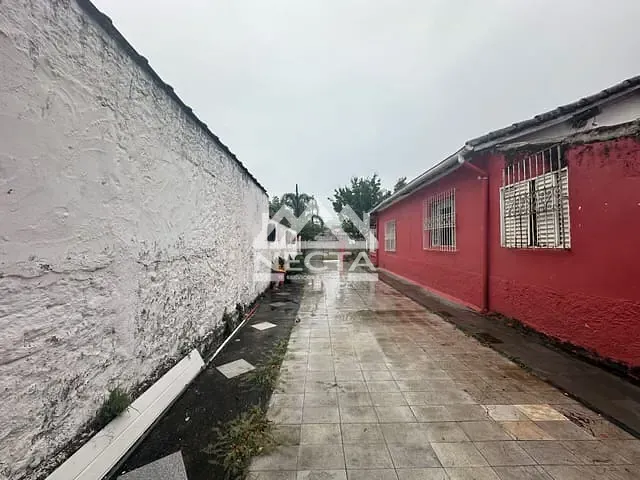 Casa com 540m² 4 quartos e 2 banheiros, à venda, no bairro Sumaré em Caraguatatuba