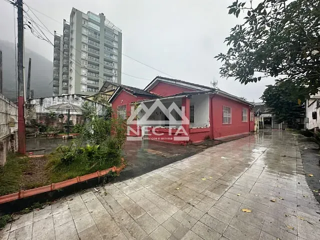 Casa com 540m² 4 quartos e 2 banheiros, à venda, no bairro Sumaré em Caraguatatuba