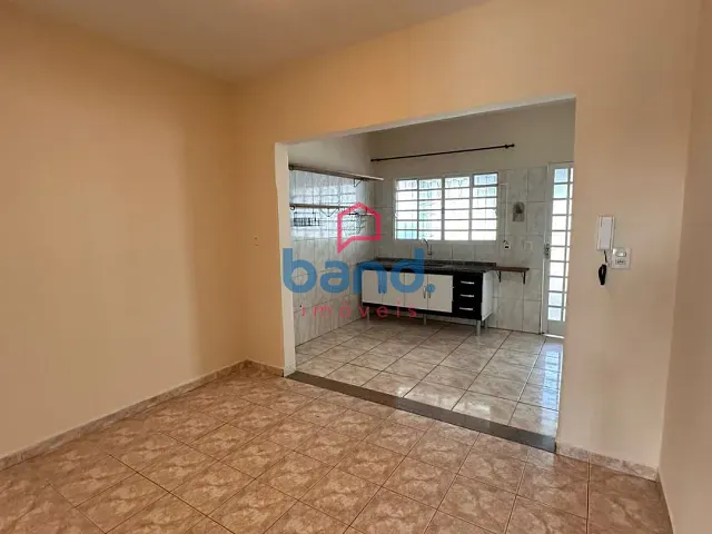 Casa 3 quartos e 2 banheiros, para alugar, no bairro Centro em Porto Feliz