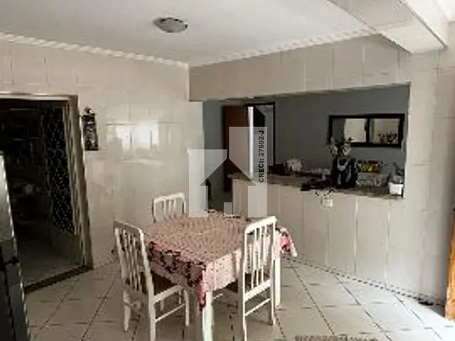 Casa com 250m² 3 quartos e 3 banheiros, à venda, no bairro Jardim Messina em Jundiaí