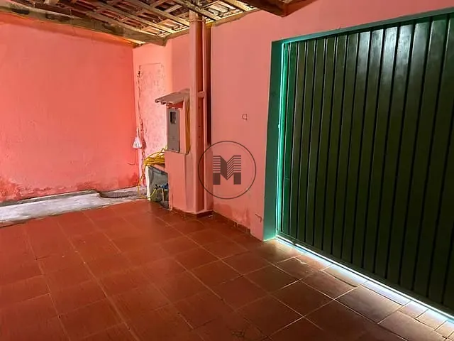 Casa à venda, no bairro Núcleo Chácaras Agrícolas Jardim do Vale em Guaratinguetá