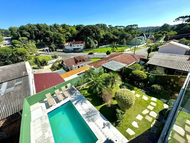 Casa com 532m² 4 quartos e 6 banheiros, à venda, no bairro Vista Alegre em Curitiba