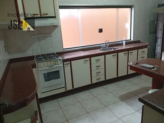 Casa com 396m² 4 quartos e 4 banheiros, à venda, no bairro Vila Resende em Caçapava