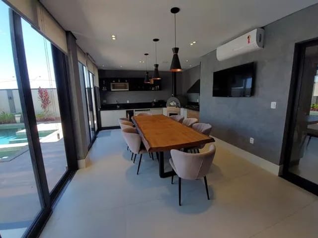Casa com 366m² 3 quartos e 5 banheiros, à venda, no bairro Bairro do Grama em Caçapava