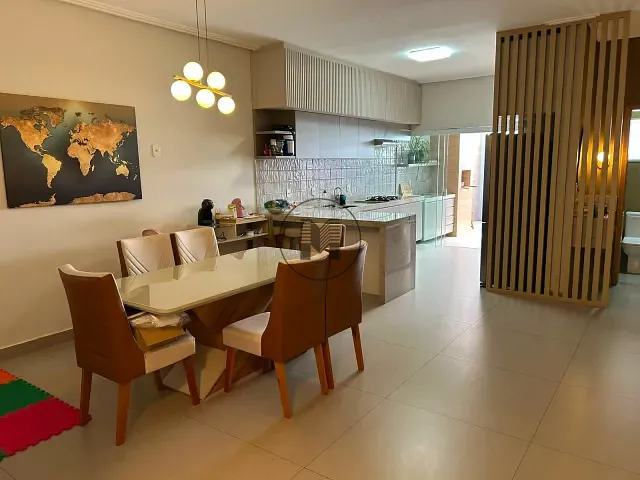 Casa 2 quartos e 2 banheiros, à venda, no bairro Parque do Sol em Guaratinguetá