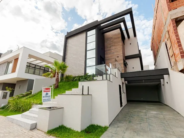 Casa com 290m² 3 quartos e 5 banheiros, à venda, no bairro Santa Felicidade em Curitiba