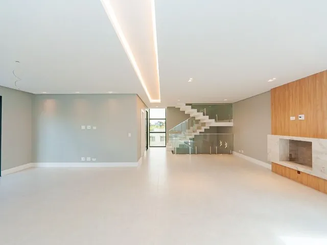 Casa com 290m² 3 quartos e 5 banheiros, à venda, no bairro Santa Felicidade em Curitiba