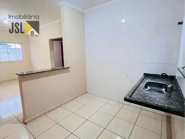 Casa com 56m² 2 quartos e 1 banheiro, à venda, no bairro Village das Flores em Caçapava