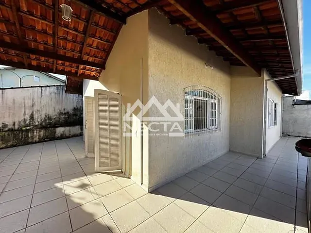 Casa com 215m² 2 quartos e 3 banheiros, à venda, no bairro Massaguaçu em Caraguatatuba