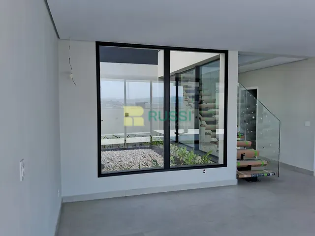Casa 3 quartos e 4 banheiros, à venda, no bairro Condomínio Residencial Monaco em São José dos Campos