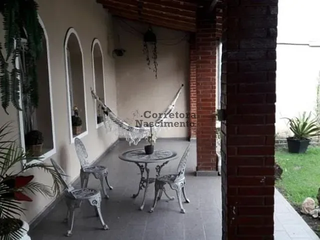 Casa com 300m² 3 quartos e 1 banheiro, à venda, no bairro Jardim Flórida em Jacareí