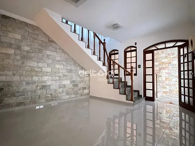 Casa com 360m² 3 quartos e 3 banheiros, à venda, no bairro Floramar / Jardim Guanabara em Belo Horizonte