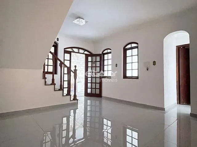 Casa com 360m² 3 quartos e 3 banheiros, à venda, no bairro Floramar / Jardim Guanabara em Belo Horizonte