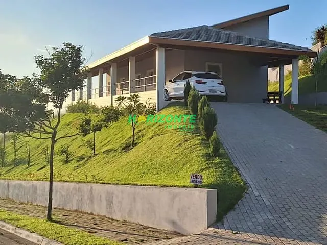 Casa 3 quartos e 3 banheiros, à venda, no bairro Condomínio Residencial Mantiqueira em São José dos Campos