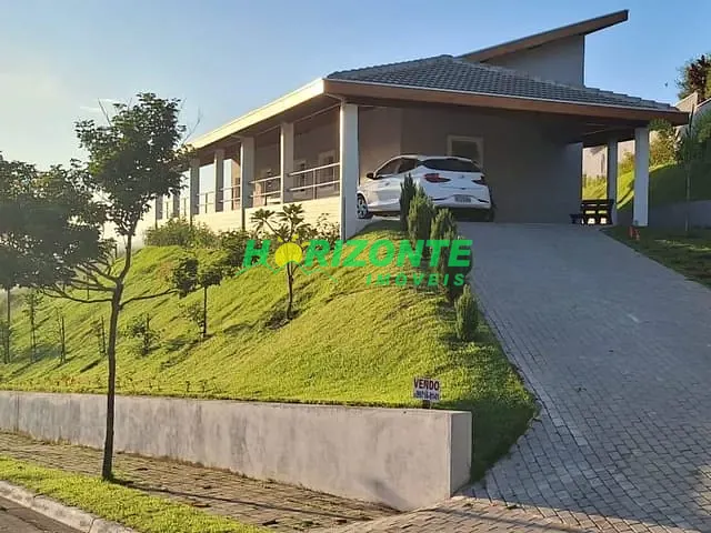 Casa 3 quartos e 3 banheiros, à venda, no bairro Condomínio Residencial Mantiqueira em São José dos Campos
