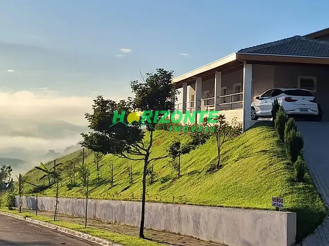 Casa 3 quartos e 3 banheiros, à venda, no bairro Condomínio Residencial Mantiqueira em São José dos Campos
