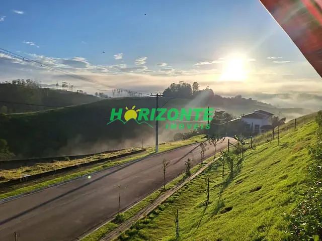 Casa 3 quartos e 3 banheiros, à venda, no bairro Condomínio Residencial Mantiqueira em São José dos Campos