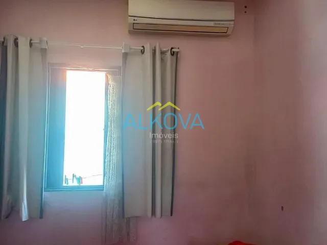 Casa com 385m² 2 quartos e 1 banheiro, à venda, no bairro Jardim Satélite em São José dos Campos