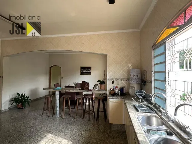 Casa com 300m² 3 quartos e 1 banheiro, à venda, no bairro Parque Residencial Maria Elmira em Caçapava