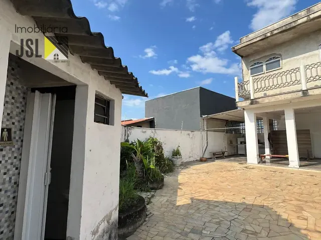 Casa com 300m² 3 quartos e 1 banheiro, à venda, no bairro Parque Residencial Maria Elmira em Caçapava