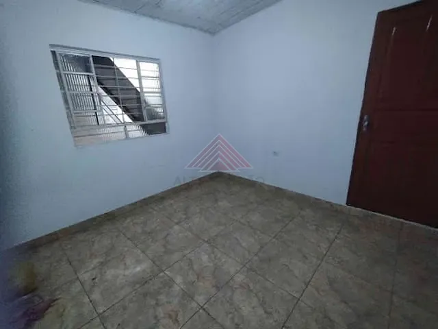 Casa com 250m² 5 quartos e 3 banheiros, à venda, no bairro Jardim Luzitano em Mauá