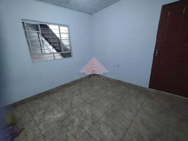 Casa com 250m² 5 quartos e 3 banheiros, à venda, no bairro Jardim Luzitano em Mauá