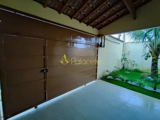 Casa com 322m² 3 quartos e 1 banheiro, à venda, no bairro Residencial e Comercial Cidade Jardim em Pindamonhangaba