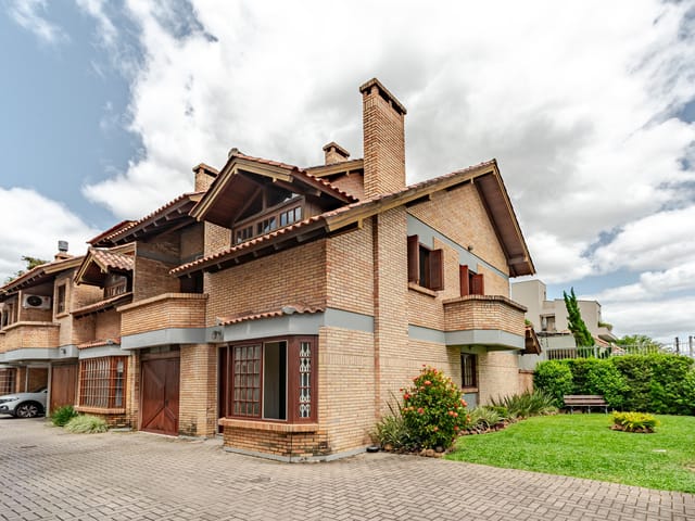 Casa com 203m² 3 quartos e 2 banheiros, à venda, no bairro Tristeza em Porto Alegre