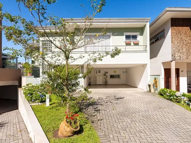 Casa com 320m² 4 quartos e 6 banheiros, à venda, no bairro São Braz em Curitiba