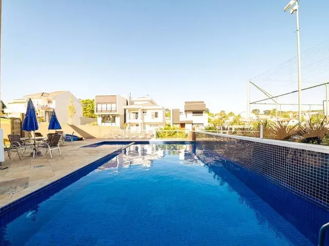 Casa com 320m² 4 quartos e 6 banheiros, à venda, no bairro São Braz em Curitiba