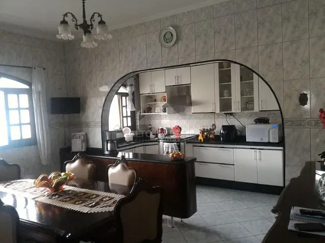 Casa com 150m² 3 quartos e 2 banheiros, à venda, no bairro Parque São Vicente em Mauá