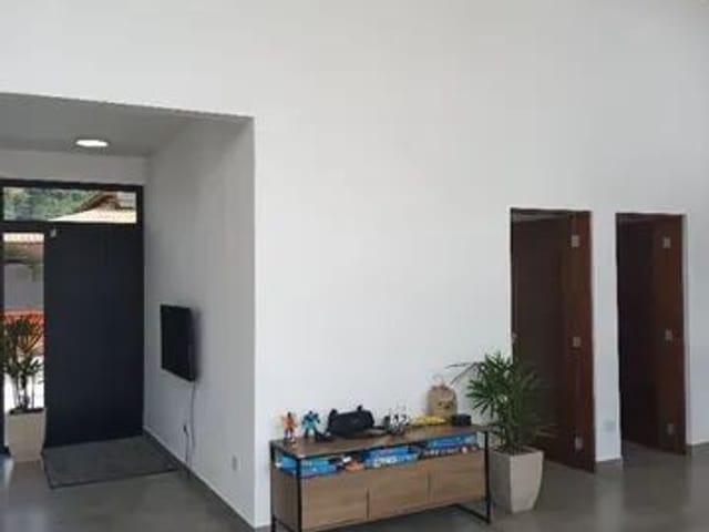 Casa com 500m² 4 quartos e 3 banheiros, à venda, no bairro Jardim Carolina em Ubatuba