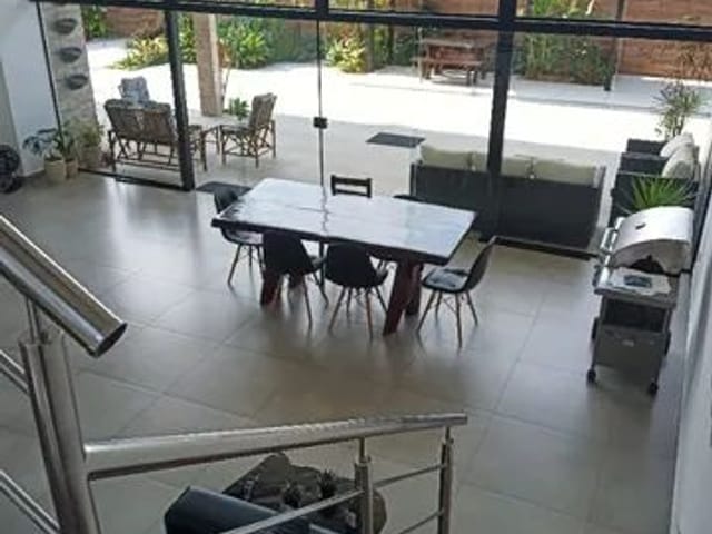 Casa com 500m² 4 quartos e 3 banheiros, à venda, no bairro Jardim Carolina em Ubatuba