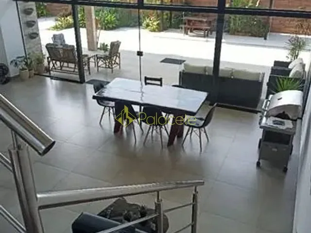 Casa com 500m² 4 quartos e 3 banheiros, à venda, no bairro Jardim Carolina em Ubatuba