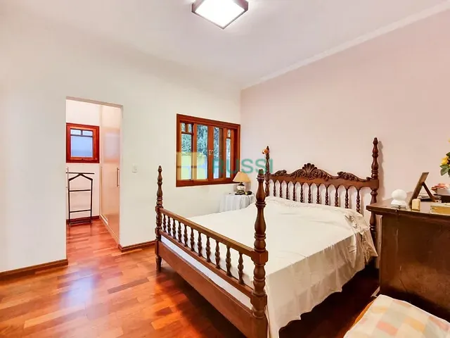 Casa 3 quartos e 6 banheiros, à venda, no bairro Urbanova em São José dos Campos