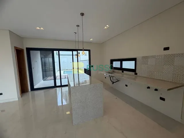 Casa com 250m² 4 quartos e 5 banheiros, à venda, no bairro Urbanova em São José dos Campos