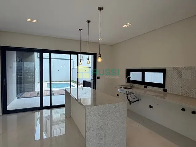 Casa com 250m² 4 quartos e 5 banheiros, à venda, no bairro Urbanova em São José dos Campos