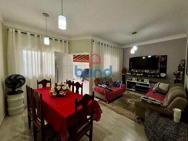 Casa 2 quartos e 2 banheiros, à venda, no bairro Jardim Santa Rosa em Porto Feliz