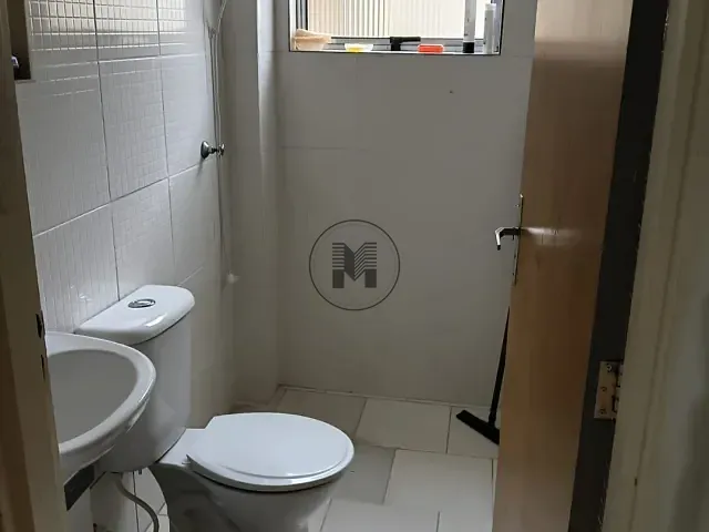 Casa 2 quartos e 1 banheiro, à venda, no bairro Vila Brasil em Guaratinguetá