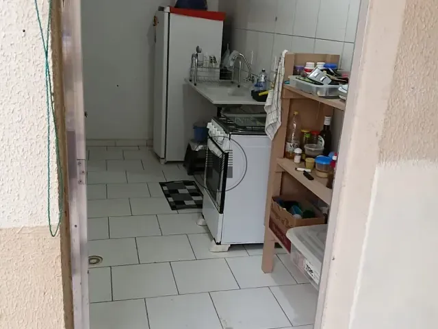 Casa 2 quartos e 1 banheiro, à venda, no bairro Vila Brasil em Guaratinguetá