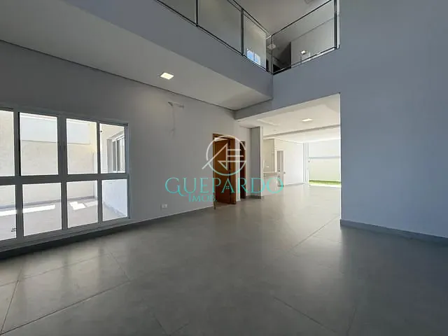 Casa com 250m² 3 quartos e 3 banheiros, à venda, no bairro Gleba Simon Frazer em Londrina