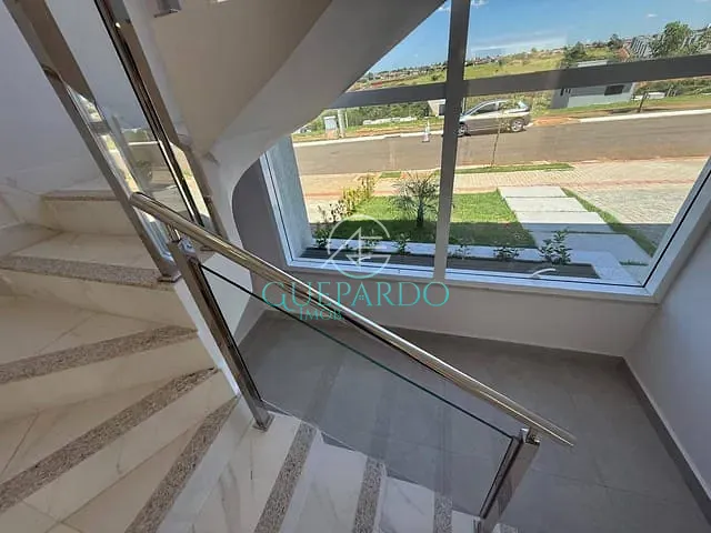 Casa com 250m² 3 quartos e 3 banheiros, à venda, no bairro Gleba Simon Frazer em Londrina