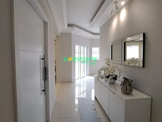 Casa com 360m² 6 quartos e 7 banheiros, à venda, no bairro Urbanova em São José dos Campos