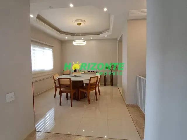 Casa com 360m² 6 quartos e 7 banheiros, à venda, no bairro Urbanova em São José dos Campos