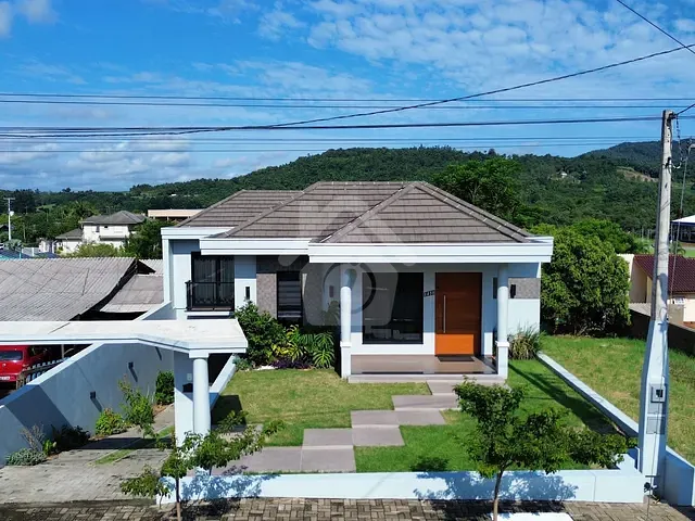 Casa 2 quartos e 3 banheiros, à venda, no bairro Westfália em Westfalia