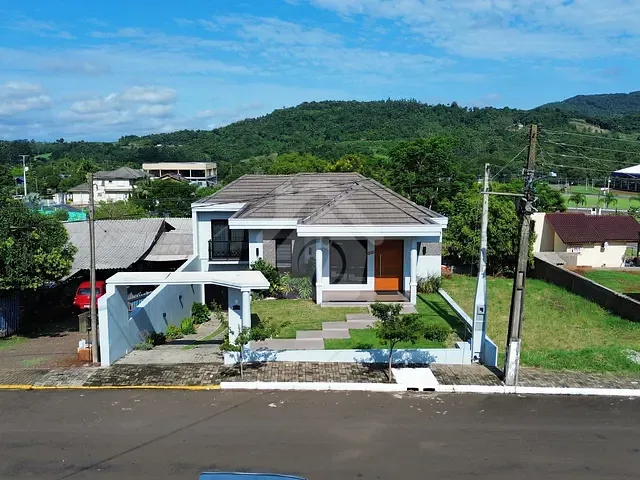 Casa 2 quartos e 3 banheiros, à venda, no bairro Westfália em Westfalia